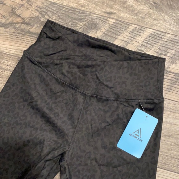 Cross Waist Leopard Leggings - Picture 3 of 3